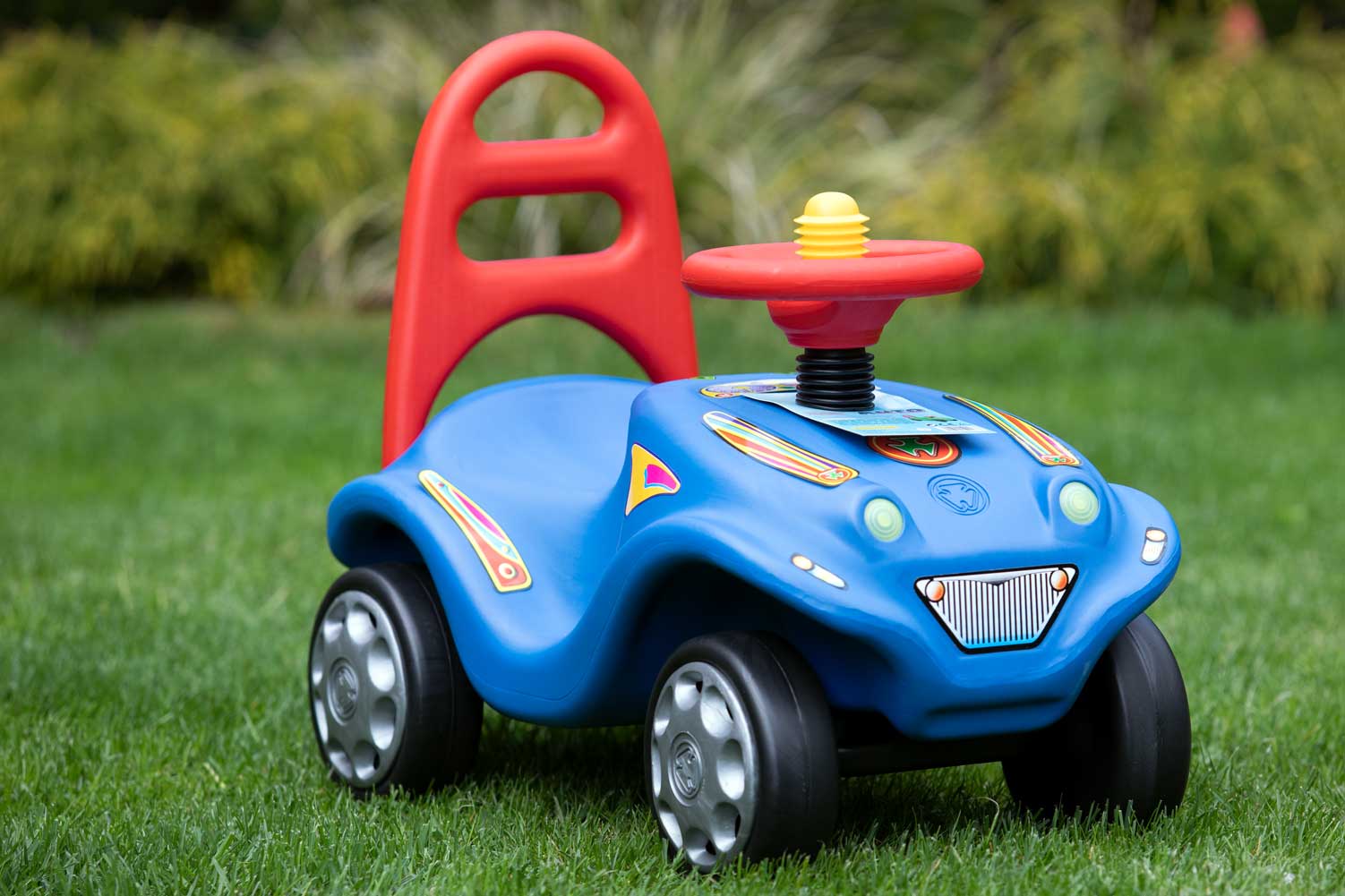 mini mobil niebieski